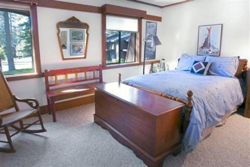 фото отеля Tahoe Tavern Vacation Rentals Tahoe City