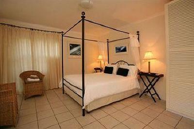 фото отеля Art Gallery Guest House Thandekayo Cape Town