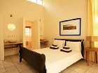 фото отеля Art Gallery Guest House Thandekayo Cape Town