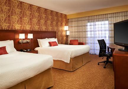 фото отеля Courtyard Hotel Castleton Indianapolis