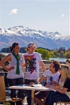 фото отеля Base Backpackers Wanaka