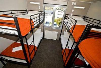 фото отеля Base Backpackers Wanaka