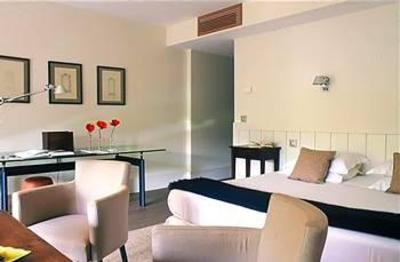 фото отеля Le Prieure Hotel Villeneuve-les-Avignon