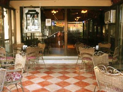 фото отеля Stonehouse Bed & Breakfast Hotel Quezon City