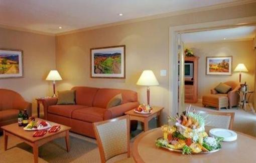 фото отеля Coast Capri Hotel Kelowna