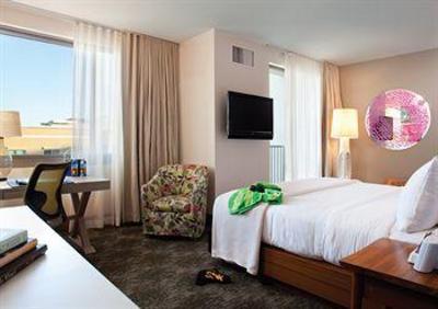 фото отеля Shorebreak Hotel, a Joie de Vivre Hotel