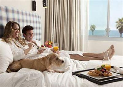 фото отеля Shorebreak Hotel, a Joie de Vivre Hotel