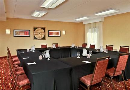 фото отеля Courtyard Rockville