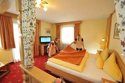 фото отеля Hotel Schonegg