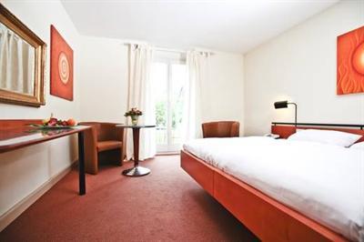 фото отеля Hotel Schloss Reinach