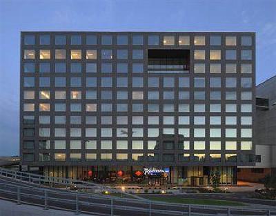 фото отеля Radisson Blu Hotel Zurich Airport