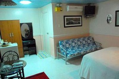 фото отеля Kokomos Hotel and Restaurant Angeles City