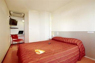 фото отеля Premiere Classe Hotel Salon-de-Provence