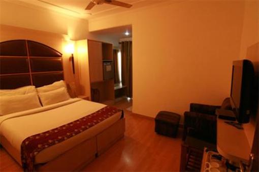 фото отеля Hotel Sri Nanak Continental
