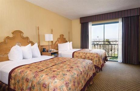 фото отеля Embassy Suites LAX South El Segundo