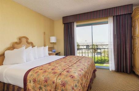 фото отеля Embassy Suites LAX South El Segundo