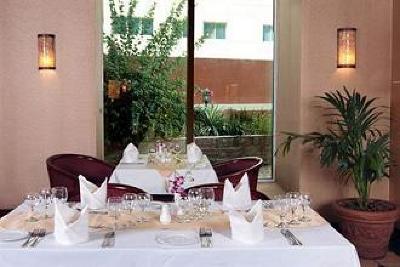 фото отеля Sun & Sands Hotel