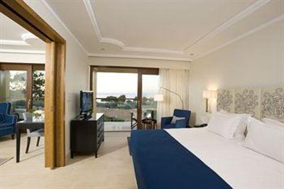 фото отеля Kernos Beach Hotel