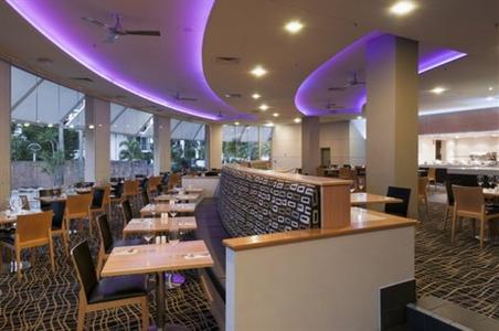 фото отеля Crowne Plaza Hotel Surfers Paradise Gold Coast