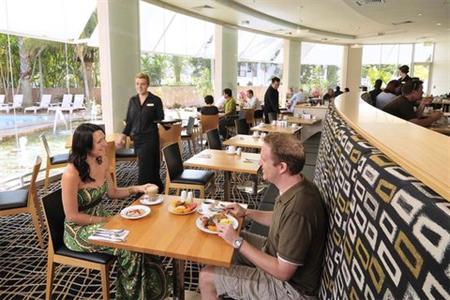 фото отеля Crowne Plaza Hotel Surfers Paradise Gold Coast
