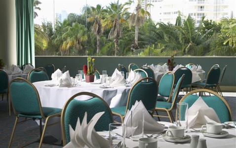 фото отеля Crowne Plaza Hotel Surfers Paradise Gold Coast