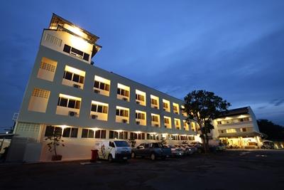 фото отеля Riverside Hotel Krabi