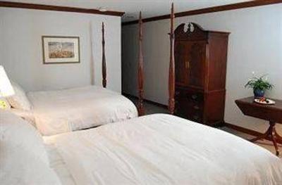 фото отеля Avon Old Farms Hotel