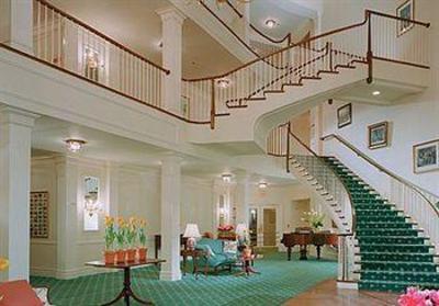 фото отеля Avon Old Farms Hotel