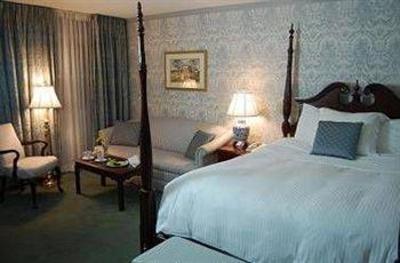 фото отеля Avon Old Farms Hotel