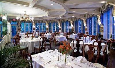 фото отеля Avon Old Farms Hotel