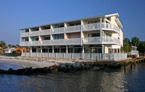 фото отеля Cedar Cove Beach & Yacht Club