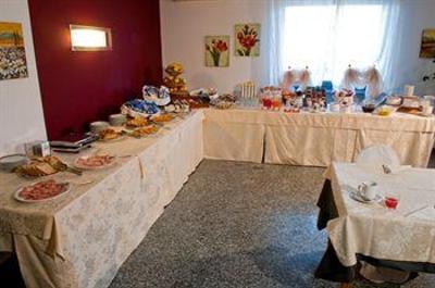 фото отеля Hotel Gardenia Romano Canavese
