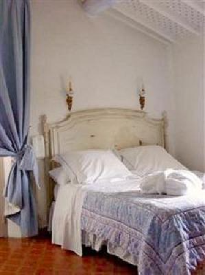 фото отеля Hostellerie La Grangette Velleron