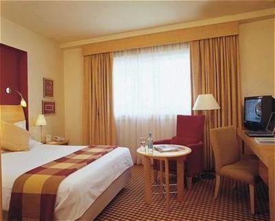 фото отеля Holiday Inn London-Heathrow Ariel
