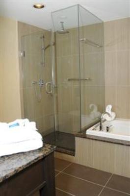 фото отеля BEST WESTERN Voyageur Place Hotel