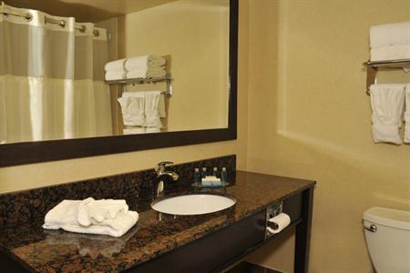 фото отеля BEST WESTERN Voyageur Place Hotel