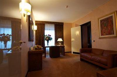 фото отеля Hotel de la Ville