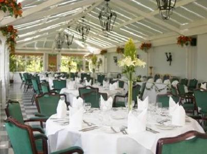 фото отеля Stanhill Court Hotel Charlwood Horley