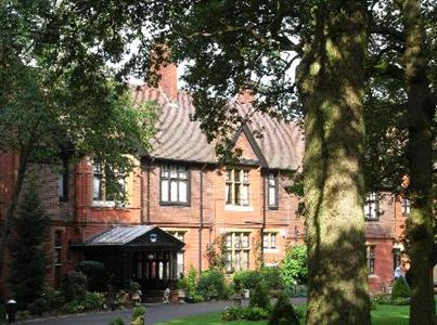 фото отеля Stanhill Court Hotel Charlwood Horley