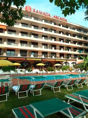 фото отеля Ramada Treff Arcadia