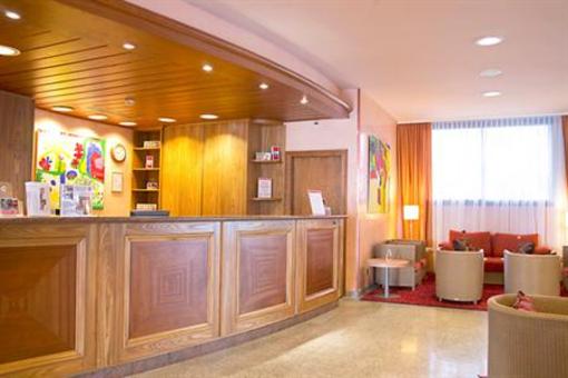 фото отеля Ramada Treff Arcadia