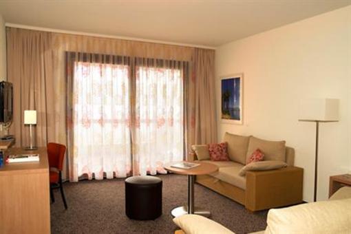 фото отеля Ramada Treff Arcadia
