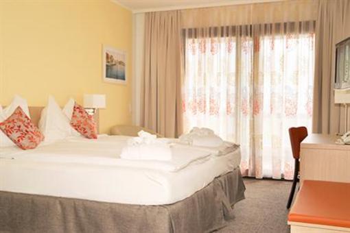 фото отеля Ramada Treff Arcadia