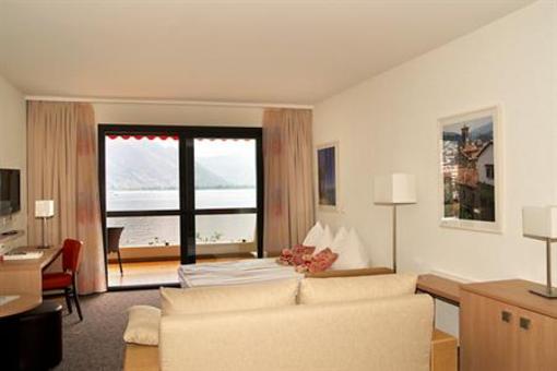 фото отеля Ramada Treff Arcadia