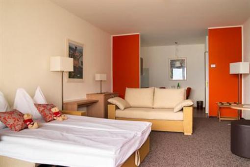 фото отеля Ramada Treff Arcadia