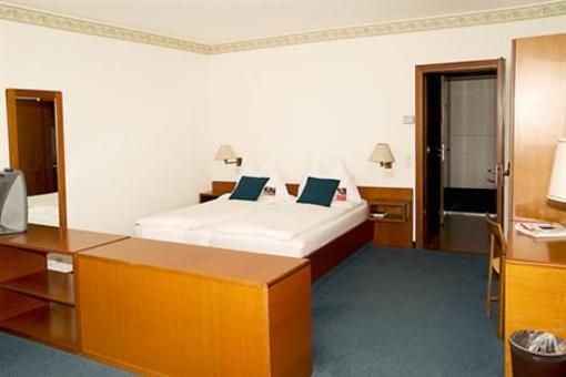 фото отеля Ramada Treff Arcadia