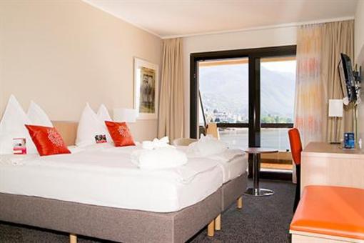 фото отеля Ramada Treff Arcadia