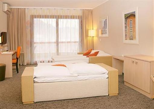 фото отеля Ramada Treff Arcadia