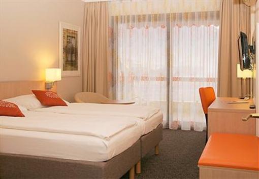 фото отеля Ramada Treff Arcadia