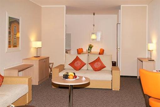 фото отеля Ramada Treff Arcadia